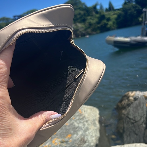 Versace perfume bag - Picture 5 of 8